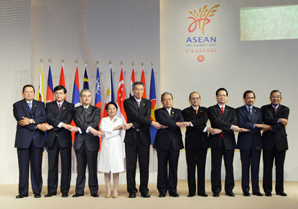 Les dirigeants de l'Asean réunis à Singapour le 20 novembre 2007.(Photo : Reuters)