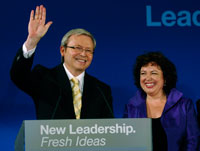 Kevin Rudd, en compagnie de sa femme Therese Rein, vient de remporter les élections législatives.(Photo : Reuters)