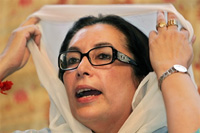 La police empêche Benazir Bhutto d'assister au meeting organisé par son parti.(Photo: AFP)