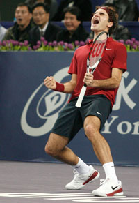 Le Suisse Roger Federer a remporté la finale des Masters de Shanghai contre l’Espagnol David Ferrer qui a déclaré: «&nbsp;<i>Roger est le meilleur joueur de l'histoire&nbsp;</i>». 

		(Photo : Reuters)