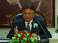 Le président Pervez Musharraf essaye de rassurer de la population avec des promesses.(Photo: Reuters)
