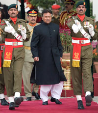 Pervez Musharraf lors de son investiture, le 29 novembre 2007.(Photo : Reuters)