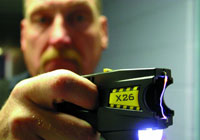 Le Taser X26, nouvelle arme dans l'arsenal de la police et de l'armée.(Photo : Wikimédia)