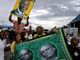 En Afrique du Sud des partisans de Jacob Zuma et de Thabo Mbeki chantent des slogans à Polokwane où se tient le congrès de l’ANC qui s’est ouvert ce 16 décembre. (Photo : Reuters)