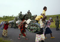 Ces discussions ont aussi pour but de préserver la population et les soldats blessés qui fuient les combats.(Photo : Reuters)