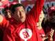 Hugo Chavez face à ses partisans: «<em>Si vous votez oui, vous votez Hugo Chavez, si vous votez non, vous votez George Bush</em>».(Photo : Reuters)
