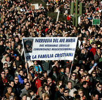 30 décembre 2007 : Manifestation à Madrid pour défendre les valeurs traditionnelles de la famille.(Photo : Reuters)