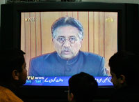 Le président Musharraf lors de son allocution télévisée.(Photo : Reuters)