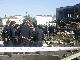 Des policiers algériens rassemblés devant le lieu de l'explosion à Naciria.(Photo : Reuters)