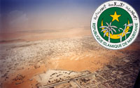 Vue du ciel de Nouakchott et armoiries de la République Islamique de Mauritanie.(Photo : Wikimédia)