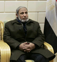 Le leader du Hamas, Mahmoud al-Zahar, à la frontière entre Rafah et l'Egypte.(Photo : Reuters)