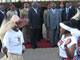 John Kufuor accueilli par des groupes traditionnels kenyans et la chorale municipale de Nairobi.(Photo : Laurent Correau / RFI)