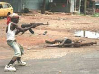 Enfant-soldat au Liberia durant la guerre civile (1989-2003).(Photo : AFP)