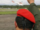 Le 28 décembre, Hugo Chavez saluait les hélicoptères chargés de récupérer les otages, sous l'égide du Comité International de la Croix Rouge (CICR).(Photo : Reuters)