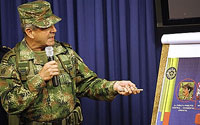 Le général de l'armée colombienne Mario Montoya, ici le 8 janvier 2008, a démissionné à la suite du scandale lié à la disparition de jeunes colombiens.(Photo : AFP)