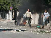 Les nouveaux raids aériens et terrestres israéliens ont visé des maisons d'activistes palestiniens, ce 3 janvier 2007. (Photo : AFP)