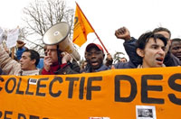 Plusieurs personnes ont manifesté, ce samedi 19 janvier, près du centre de rétention de Paris-Vincennes.(Photo : AFP)
