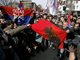 Manifestation de Serbes à Mitrovica, Lundi 18 fevrier 2008.( Photo : Reuters )