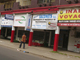Les boutiques sont toujours fermées dans une des principales rues commerçantes de Douala, le 26 février 2008.  (Photo : Reuters)