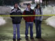 Des étudiants encore sous le choc, après la tuerie au Campus de l'Université de l'Illinois.(Photo : AFP)