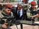 Le 6 février 2008, le ministre français de la Défense, Hervé Morin, a rencontré  les soldats français à Ndjamena.(Photo : AFP)
