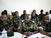 Conférence de presse du chef de l'armée comorienne,  Mohamed Amiri Salimou, le 17 mars 2008  à  Fombini. ( Photo: AFP )