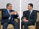 Le président syrien, Bachar al-Assad (d), accueille à Damas, le 25 mars, le secrétaire général de la Ligue arabe, Amr Moussa, qui avait demandé aux Libanais de participer au sommet.(Photo : Reuters)