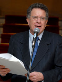 Le Haut commissaire colombien pour la paix Luis Carlos Restrepo à Bogota le 27 mars 2008.(Photo : Reuters)