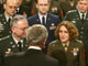 Le président américain George W. Bush (de dos) salue les militaires après son discours au Pentagone à l'occasion du cinquième anniversaire de l'invasion de l'Irak.(Photo : Reuters)