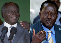 Le président kenyan Mwai Kibaki (g) et le leader de l’opposition Raila Odinga.(Photo : Reuters)