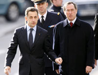 Nicolas Sarkozy (g) en compagnie de Claude Guéant, secrétaire général de l'Elysée.(Photo : Reuters)