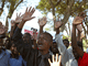 Les supporters du parti de l'opposition, le Mouvement pour le changement démocratique (MDC), célèbrent la victoire avant même l'annonce des résultats officiels.(Photo : Reuters)