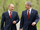 Le président russe, Vladimir Poutine (g) et son homologue américain, George W. Bush. (Photo : Reuters)