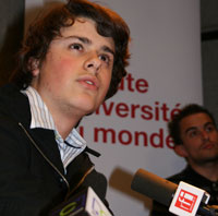 Lorenzo Delloye, fils d'Ingrid Betancourt, dans les studios de RFI le vendredi 4 avril.(Photo : RFI)