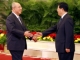 La poignée de mains entre Wu Poh-siung et Hu Jintao à Pékin, le 28 mai 2008.(Photo : Reuters)