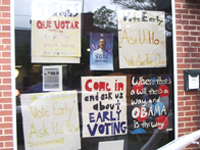 Vitrine du siège de campagne de Barak Obama à Chapel Hill, en Caroline du Nord.( Photo: Frammery/RFI )