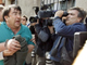 Javier Lopez Pena, alias « Thierry », le N°1 présumé de l'ETA, escorté par des officiers de police le 21 mai 2008 à Bordeaux.(Photo : AFP)