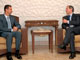 Le président syrien Bachar el-Assad (g) rencontre Claude Guéant, l'un des émissaires de Nicolas Sarkozy, à Damas, le 15 juin 2008.(Photo : Reuters)