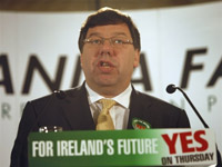 Le Premier ministre irlandais, Brian Cowen, lors d'une conférence de presse à Dublin, le 10 juin 2008.(Photo : AFP)