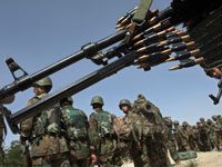 L'offensive lancée contre les talibans par&nbsp;l'armée afghane et les militaires de l'OTAN se poursuit.(Photo : Reuters)