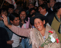 Savina Cuellar, commerçante quechua, a remporté dimanche la région de Chuquisaca avec 55.5% des voix. La candidate avait soutenu dans un premier temps Evo Morales, avant de rallier l'opposition en 2007.