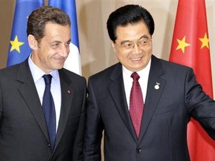 Nicolas Sarkozy et Hu Jintao. L'entretien s'est « <em>extrêmement bien passé&nbsp;</em>» selon&nbsp;l'entourage du président français, « <em>la relation franco-chinoise est à nouveau sur les rails du partenariat stratégique&nbsp;</em>».( Photo : AFP )