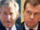 Le président américain George W. Bush (g) et le président russe Dimitri Medvedev.(Photos : Reuters)