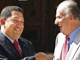 Le roi d'Espagne Juan Carlos (d) et le président vénézuélien Hugo Chavez, le 25 juillet 2008. (Photo : Reuters)