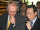 Le négociateur américain, Christopher Hill (G) et son homologue chinois, Wu Dawei (C) lors d'une réunion à six à Pékin, le 12 juillet 2008. (Photo : Reuters/Ng Han Guan)