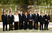 Les dirigeants des pays du G8 (Italie, Russie, Allemagne, Royaume-Uni, Japon, Etats-Unis, Canada, France) et le président de la Commission européenne José Manuel Barroso.(Photo : Reuters)