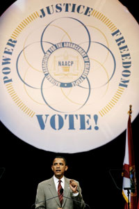 Barack Obama, devant l'Association nationale pour l'avancement des personnes de couleur (NAACP) à Cincinnati le 14 juillet.(Photo : Reuters)