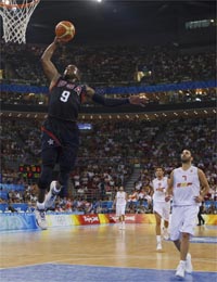Dwyane Wade va au dunk.(Photo : Reuters)