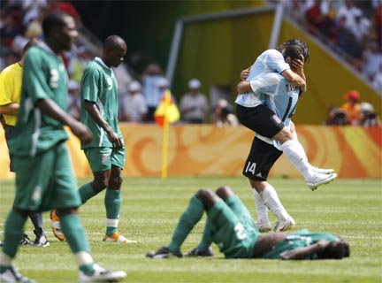 Les Argentins jubilent, les Nigérians sont effondrés.(Photo : Reuters)
