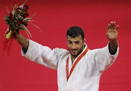Amar Benikhlef remporte une médaille d'argent en moins de 90kg.(Photo : AFP/Olivier Morin)